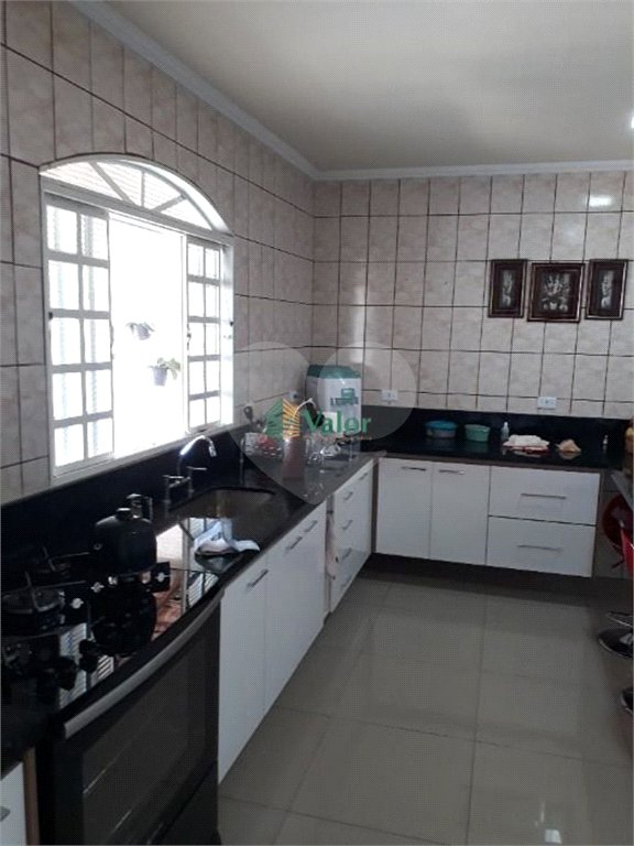 Casa á venda no cidade Aracy