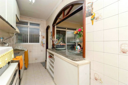 Casa a venda na Moóca 250m² três dormitórios sendo uma suíte duas vagas de garagem.