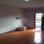 Ótimo sobrado, com amplo espaço interno (127m2), possuindo 03 dormitórios (01 suíte),