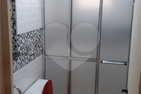 Apartamento á venda, com 03 Dormitórios, em São Carlos.