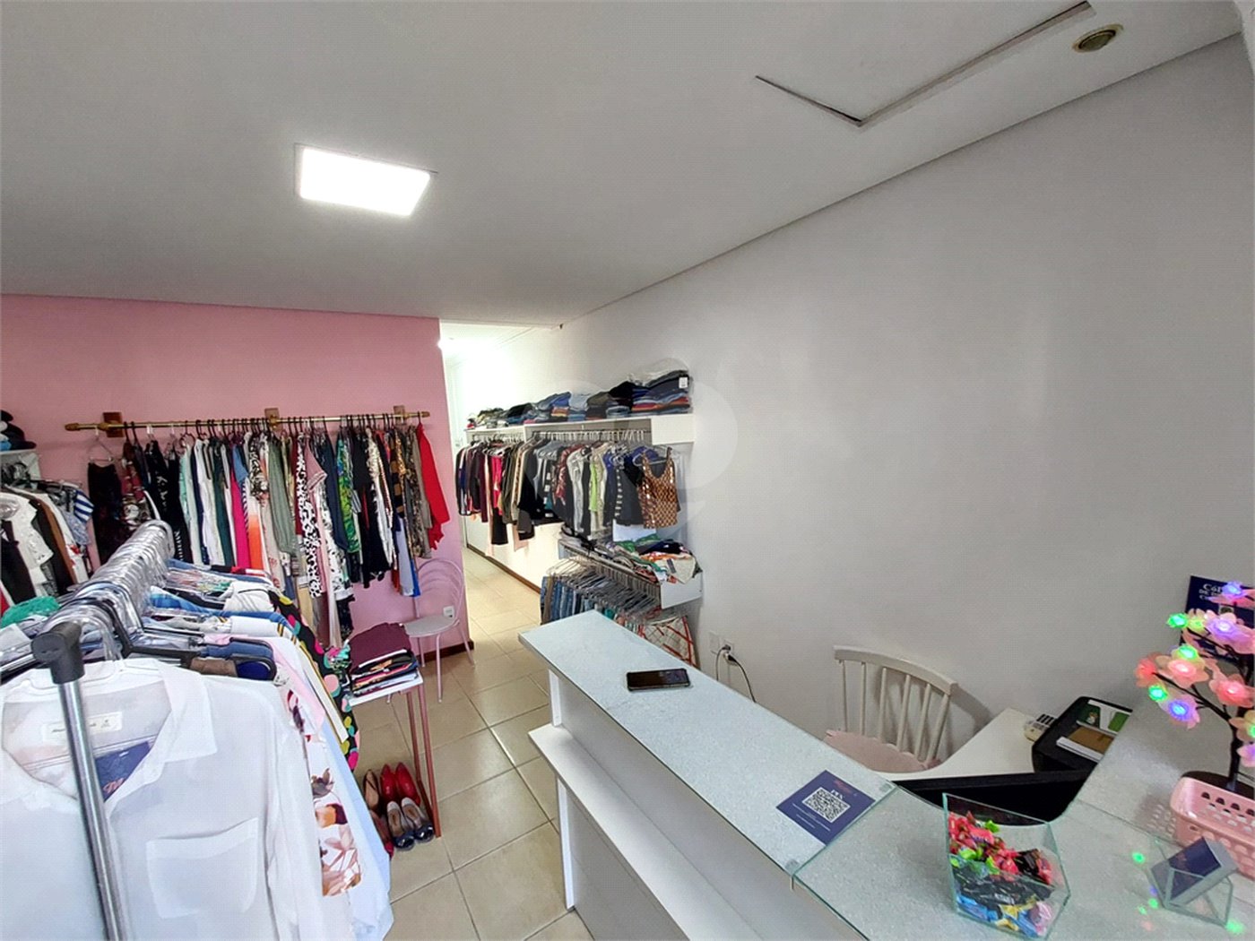 Casa residencial com ponto comercial a venda no Centro
