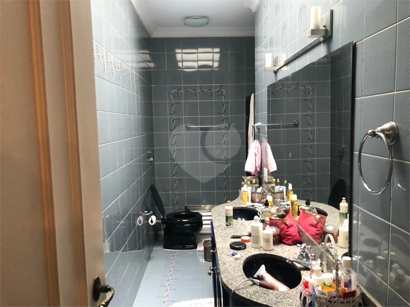 Sobrado com 363m² à venda no Alto da Moóca - 3 suítes e 6 vagas.