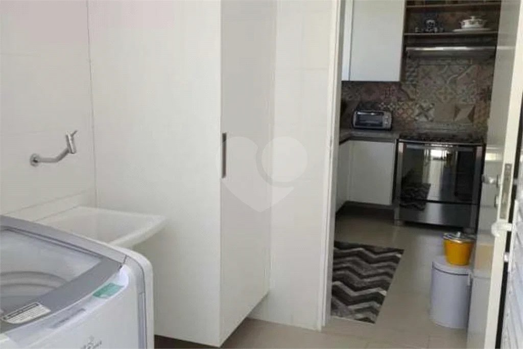 Maravilhosa Casa em Condomínio com 4 Suítes na Praia de Juquehy!!!