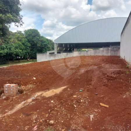 Terreno para venda na Vila Carmem.