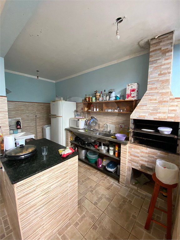 Casa Térrea com 2 dormitórios, sendo 1 suíte.