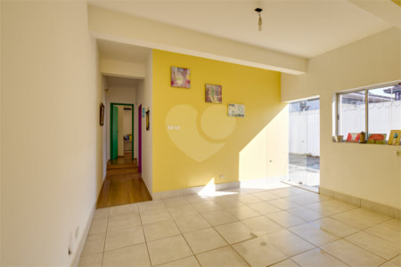 Casa à venda com 5 quartos, sendo 3 suítes, no condomínio Triplex, São Paulo - SP