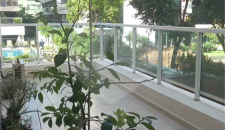 Apartamento à venda com 3 quartos, sendo 1 suíte,  em Mooca, São Paulo, SP