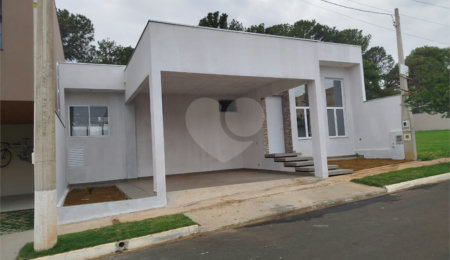 Casa à venda com 3 quartos, sendo 1 suíte,  no condomínio Faixa Azul, São Carlos - SP