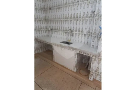 Apartamento - Bom Retiro - 3 dormitórios - 1 banheiro - 1 sala - 1 cozinha