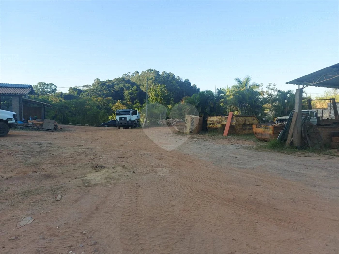 Locação de barracões para Armazenamento" área total de 6000mts - Bairro Abadia - Louveira SP