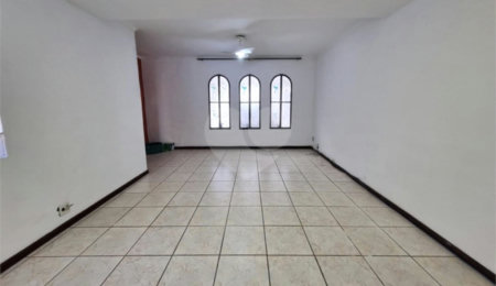 Sobrado à venda com 3 quartos, sendo 2 suítes,  em Jardim Ester Yolanda, São Paulo, SP