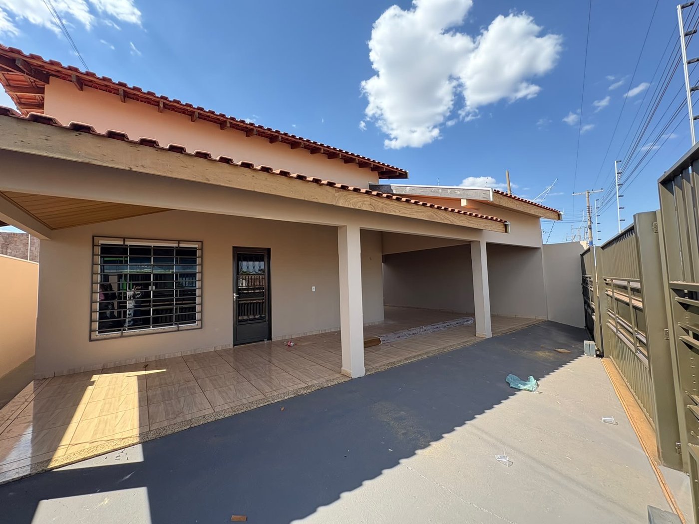 Casa para alugar com 3 quartos em Inocência, MS