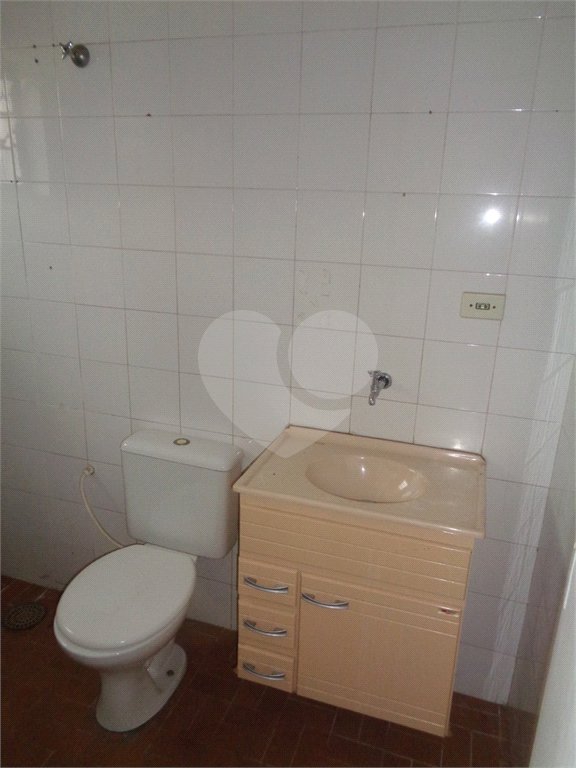 Sala comercial para locação na Lucas