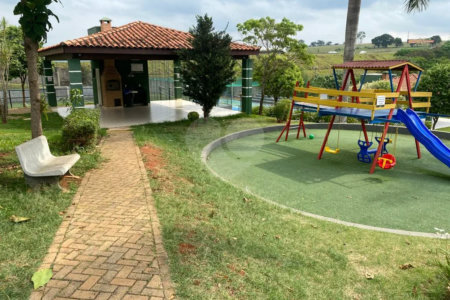 Sobrado de esquina Golden Park
