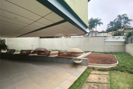Casa térrea com 3 quartos para alugar no Jardim dos Estados, São Paulo - SP