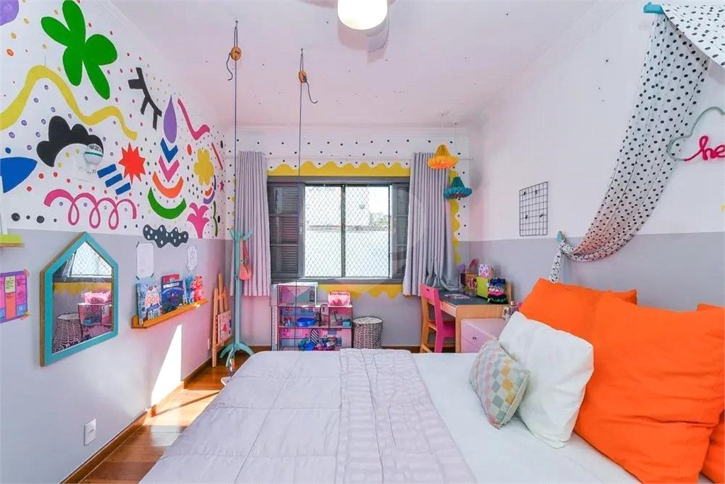 Sobrado à venda com 4 quartos, sendo 1 suíte, em Vila Cruzeiro, São Paulo, SP