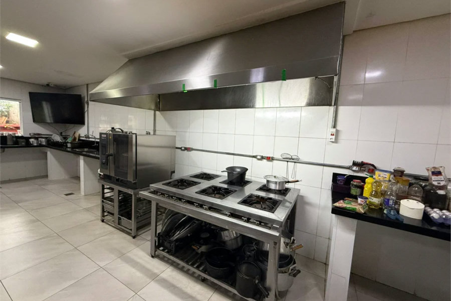 Chácara no Unileste, com espaço para eventos e cozinha industrial, na modalidade porteira fechada,