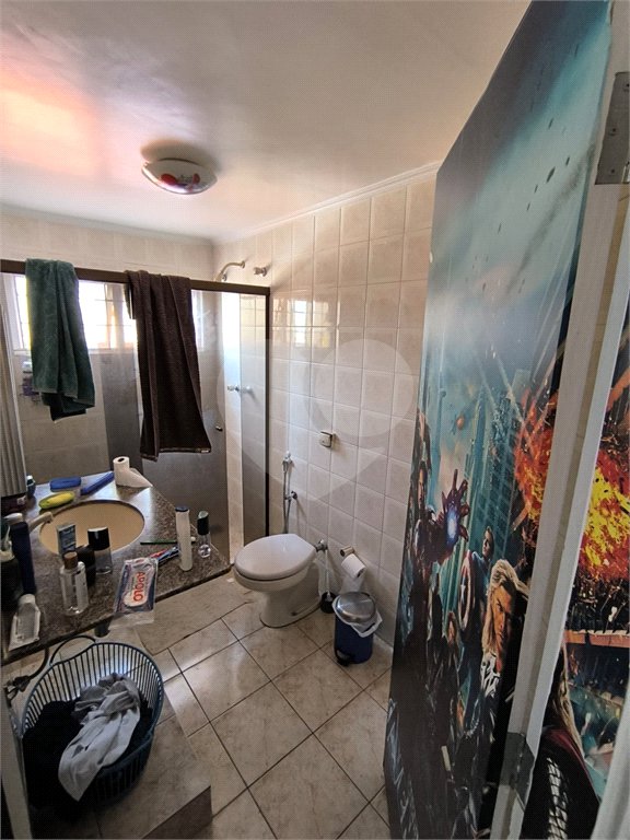 Casa à Venda no Santa Marta com 3 Suítes e Piscina