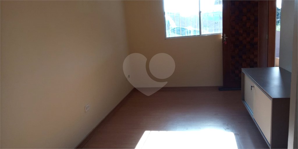 Linda casa em condomínio fechado com 2 Dormitórios.