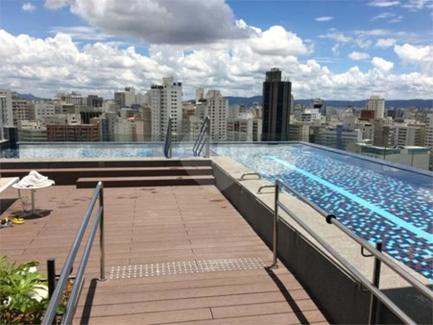Studio para locação na Consolação com vaga de garagem