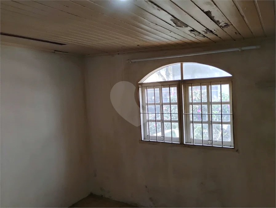Vende-se sobrado de 3 andares na Vila Santa Catarina