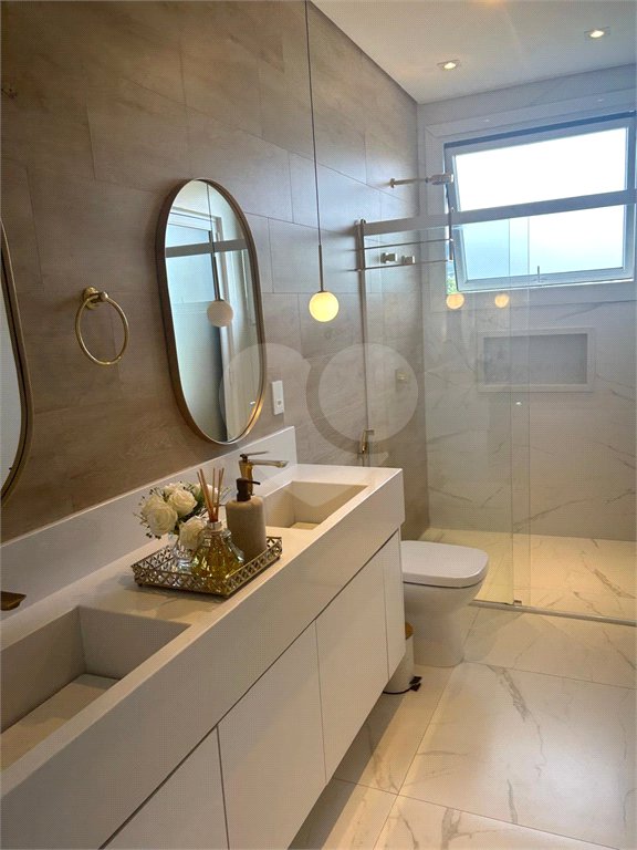 Belíssima Casa à venda com 453m², 4 suítes e 5 vagas de garagem em Atibaia!!!!