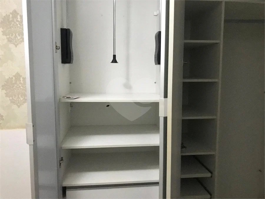 APARTAMENTO MOBILIADO EM FRENTE AO SHOPPING 02 DORMITÒRIOS