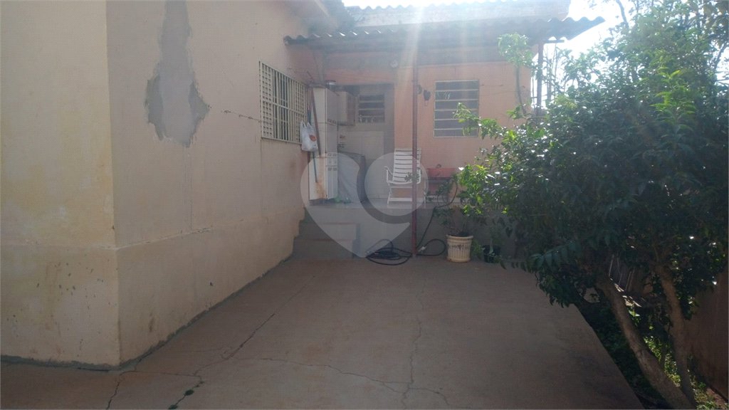 Bela casa No Santa Paula com um salão Comercial na frente.