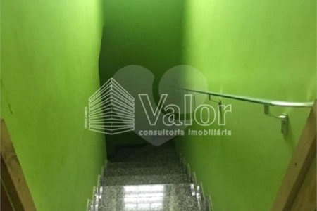 Sobrado para venda.