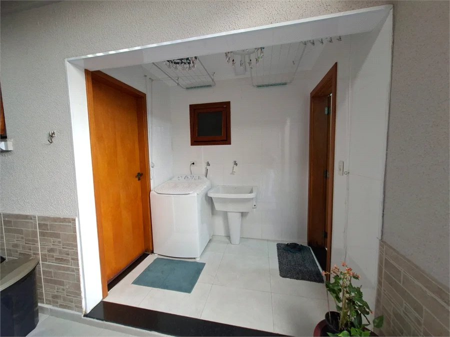 Sobrado à venda com 3 quartos, sendo 1 suíte, em Jardim Bonfiglioli, São Paulo - SP