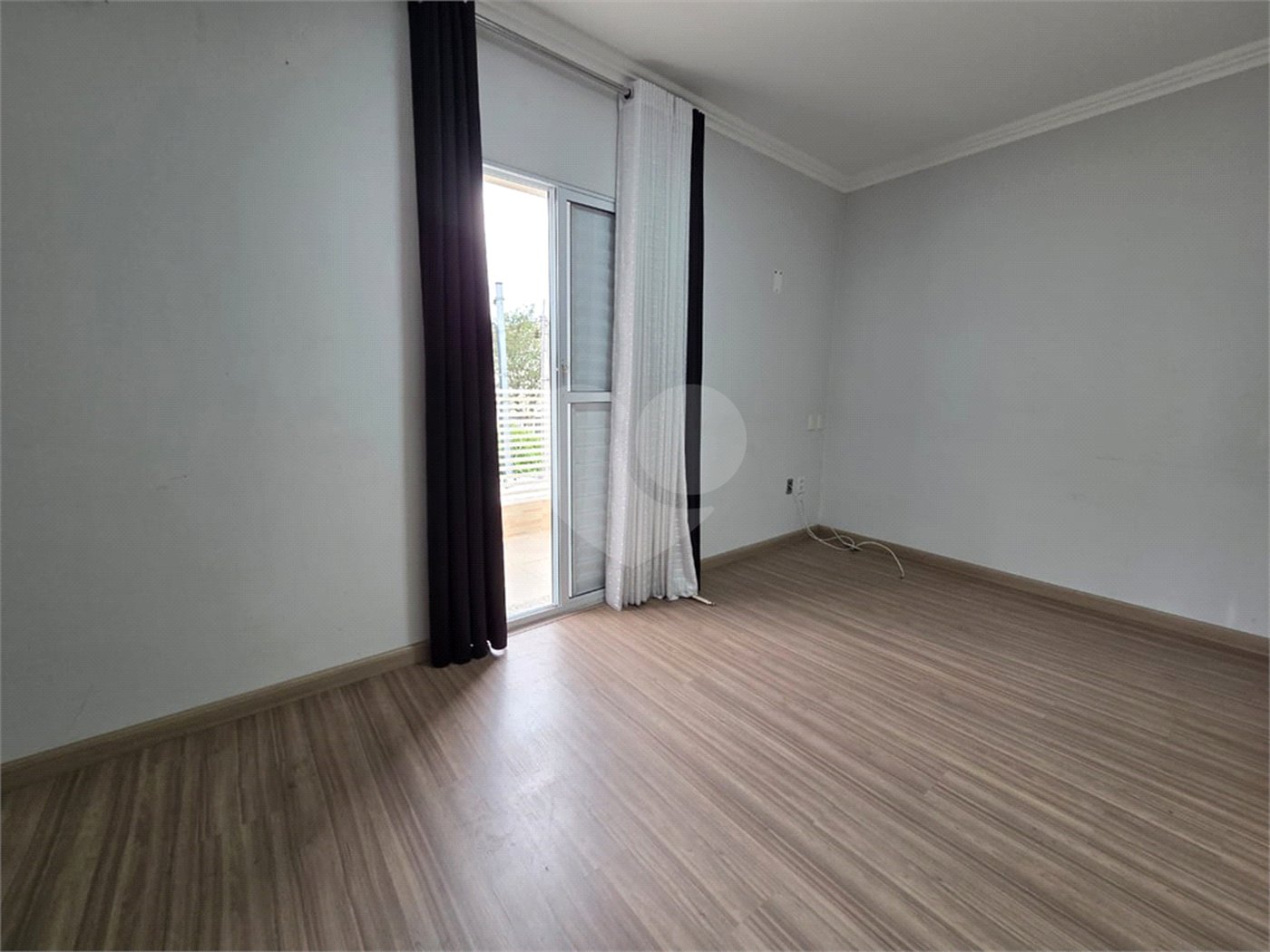 Sobrado Reformado 3 Dorms sendo 1 Suíte e 2 Vagas