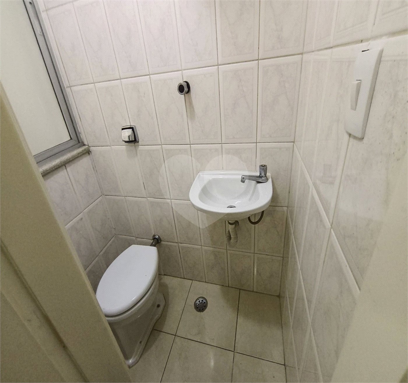 APARTAMENTO DE 98,96 M² COM 03 DORMITÓRIOS, SUÍTE, 03 BANHEIROS E VAGA DE GARAGEM PARA VENDA EM PERDIZES