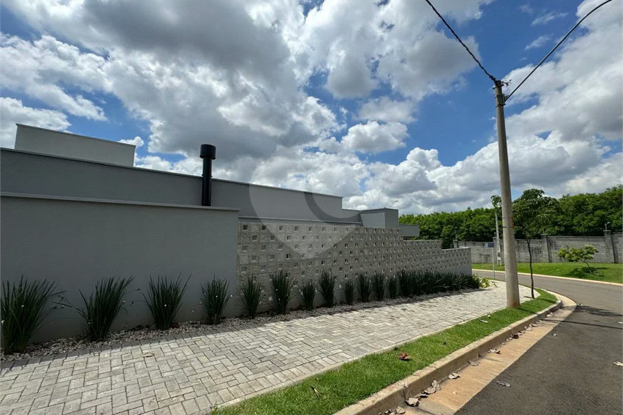 Casa térrea com 3 suítes á venda no Damha 2 de Piracicaba - SP.