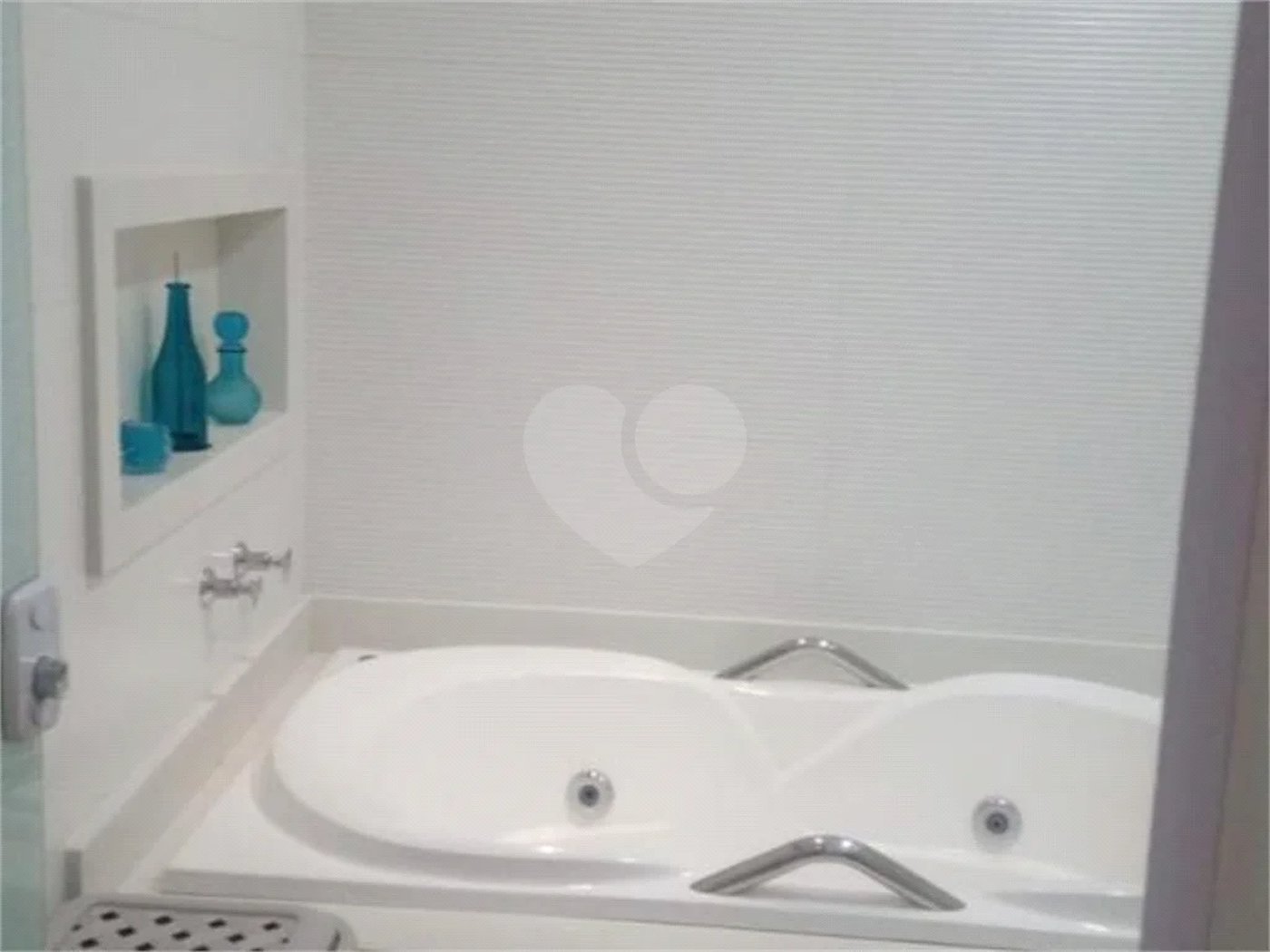 Casa à venda com 3 quartos, sendo 1 suíte, no condomínio Ibiaram 1, Itupeva - SP