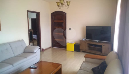 Casa à venda com 4 suítes em Jardim Itália, Itapetininga, SP