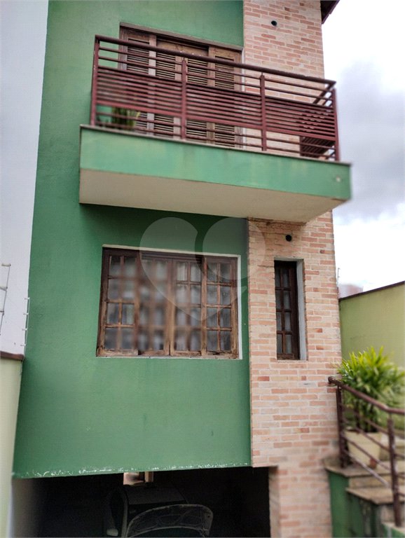 Sobrado à venda com 4 quartos, sendo 1 suíte,  em Butantã, São Paulo, SP