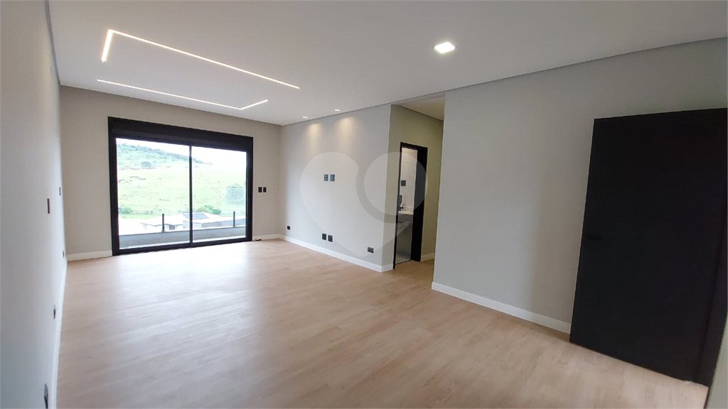Casa à venda com 5 suítes no condomínio Figueira Garden, Atibaia - SP