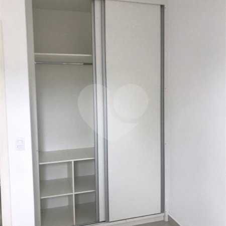 Apartamento à venda com 2 quartos em Chácaras São José, São José dos Campos, SP