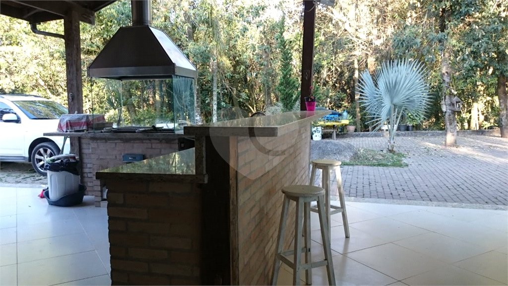 Sobrado à venda com 3 quartos, sendo 2 suítes, em Roseira, Mairiporã, SP