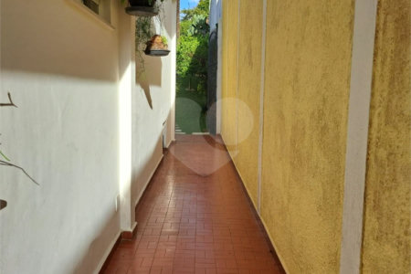 Casa Térrea à venda com 3 quartos, sendo 2 suítes,  em Vila Oliveira, Mogi das Cruzes, SP