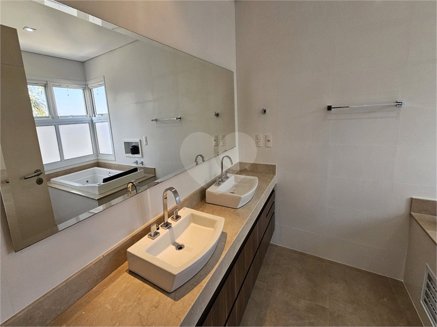 Casa à venda com 5 suítes no condomínio Jardim Vila Paradiso, Indaiatuba - SP
