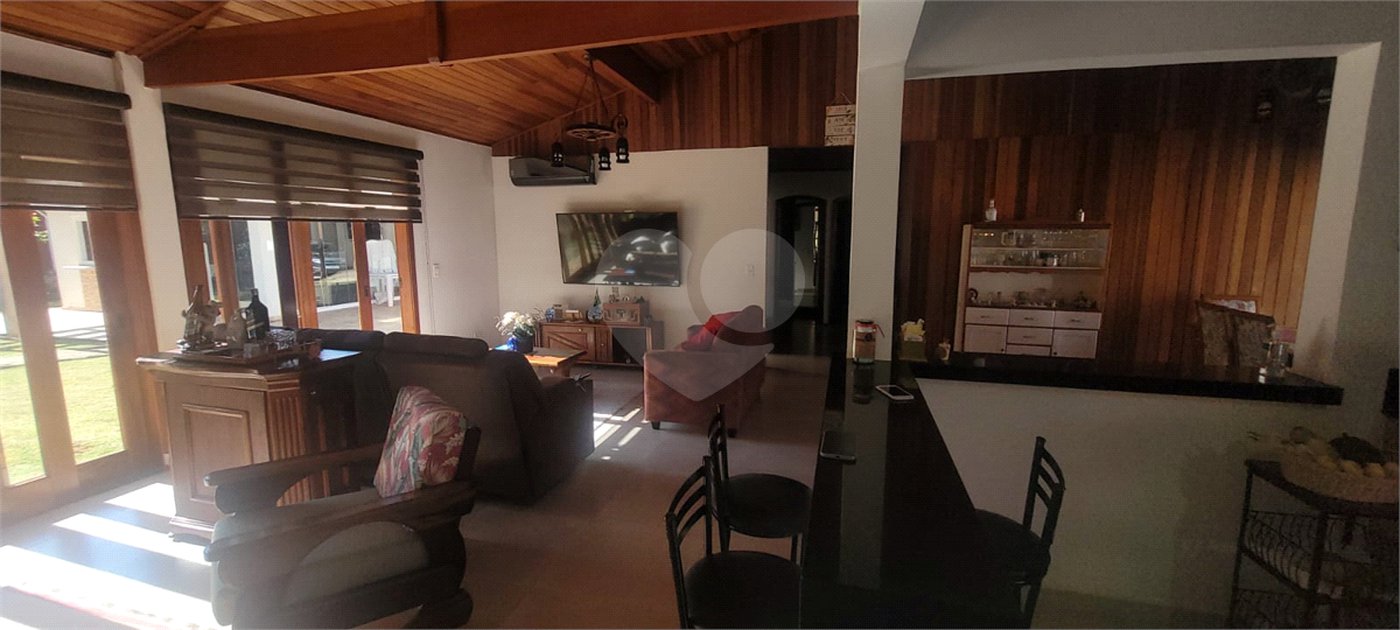 Casa à venda com 3 quartos, sendo 2 suítes,  em Mantiqueira, Mairiporã, SP