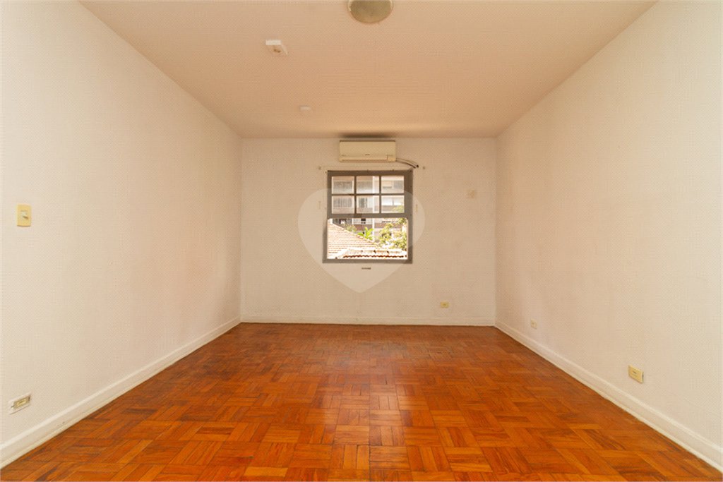 Sobrado à venda com 3 quartos, sendo 1 suíte, em Vila Olímpia, São Paulo, SP