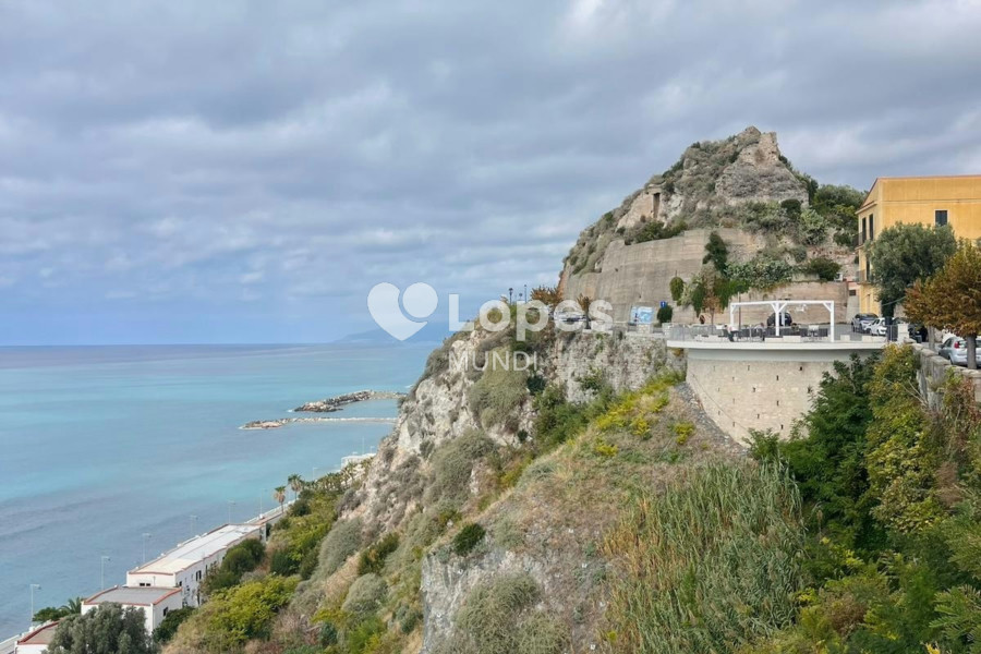 Apartamento com 2 quartos à venda em San Lucido, Itália – Vista para o mar e perto da praia