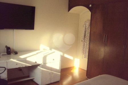 Sobrado à venda com 3 quartos, sendo 1 suíte, em Chácara Monte Alegre, São Paulo, SP