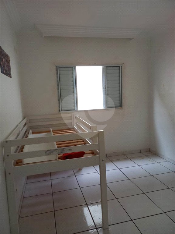 Casa à venda com 3 quartos, sendo 1 suíte, no condomínio Village St. Louis, São Paulo - SP
