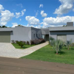 Casa à venda com 4 suítes no condomínio Primavera, Salto - SP