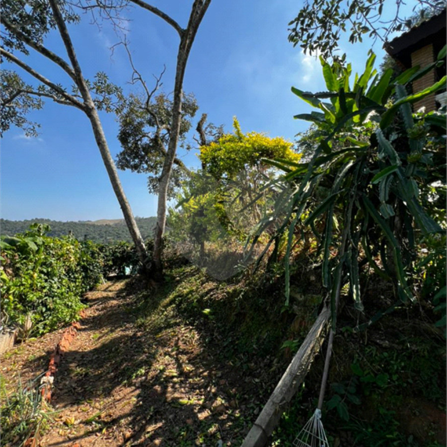 Casa à venda com 3 quartos, sendo 1 suíte, no Centro, Guararema, SP