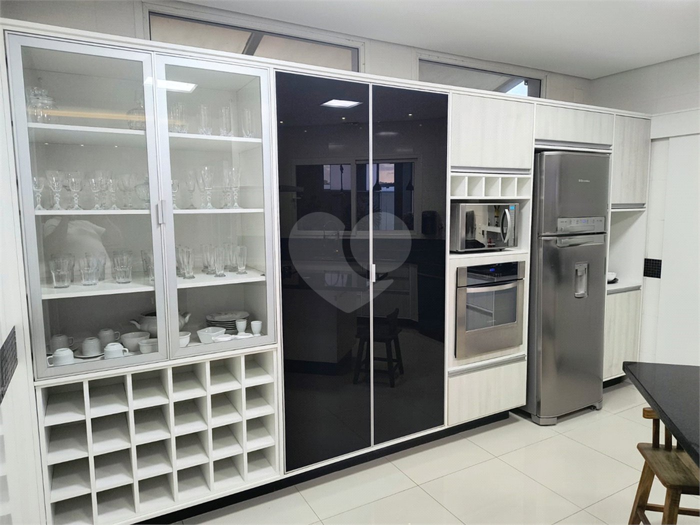Casa à venda com 3 suítes no condomínio Residencial Chácara Ondina, Sorocaba - SP
