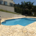 Casa à venda ou para alugar com 4 suítes no condomínio Suíça da Cantareira, Mairiporã - SP